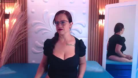 Snapshot of amber_bms chatting on September 14, 2025, 3:05 am MIA online show from September 14, 2025, 3:05 am