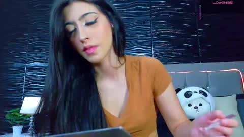 Snapshot of amber_bull chatting on September 10, 2025, 12:38 pm amber_bull online show from September 10, 2025, 12:38 pm