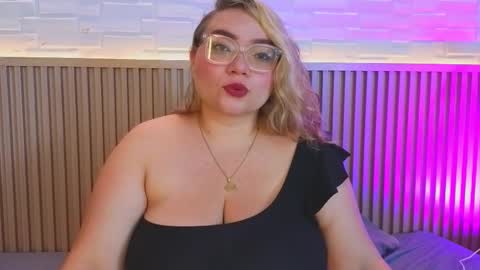 A M B E R   B U N N Y X online show from February 10, 2026, 1:21 am