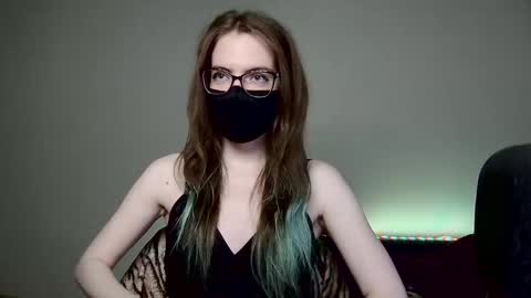 Amber non-nude model online show from November 2, 2025, 1:30 am