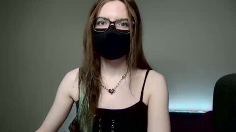 Amber non-nude model online show from November 2, 2025, 11:40 pm