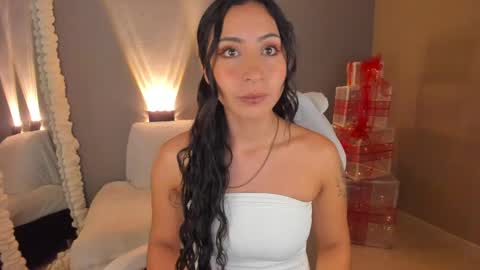 amber_curly online show from December 31, 2024, 6:35 pm