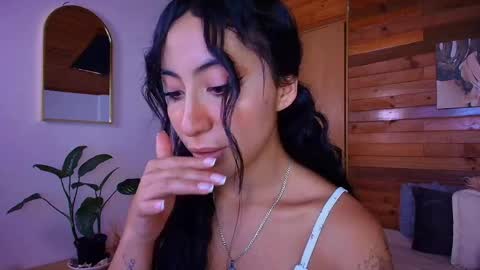 amber_curly online show from May 8, 2026, 6:13 pm