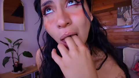 amber_curly online show from June 19, 2026, 9:51 pm