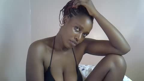 Snapshot of amber_cutie2 chatting on October 28, 2025, 10:52 am amber_cutie2 online show from October 28, 2025, 10:52 am