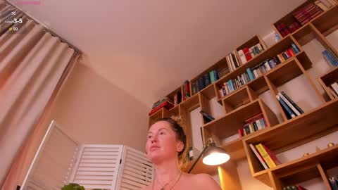 Snapshot of amber_foks chatting on April 2, 2026, 8:45 am Amber online show from April 2, 2026, 8:45 am