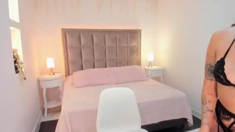 Snapshot of amber_ink chatting on October 17, 2025, 8:22 pm amber_ink online show from October 17, 2025, 8:22 pm