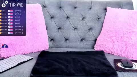 Snapshot of amber_martinezz chatting on February 18, 2025, 12:17 pm ammber online show from February 18, 2025, 12:17 pm