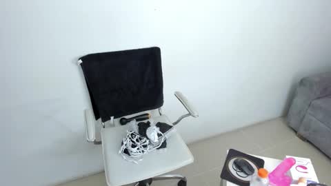 Snapshot of amber_martinezz chatting on February 25, 2025, 12:13 pm ammber online show from February 25, 2025, 12:13 pm