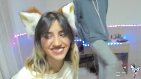 amber_n_victor online show from September 18, 2025, 9:50 pm