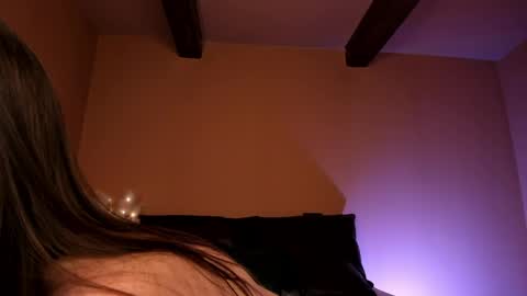 Snapshot of amber_tender_ chatting on April 30, 2026, 8:57 pm amber_tender_ online show from April 30, 2026, 8:57 pm