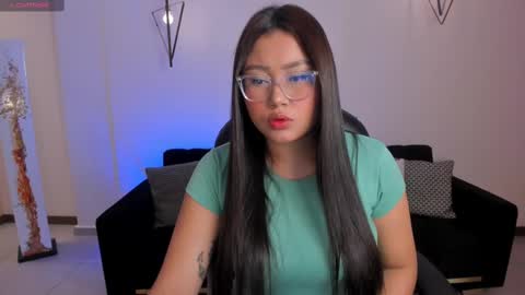 Snapshot of amberlewis_ chatting on February 23, 2025, 10:53 pm Amber  online show from February 23, 2025, 10:53 pm
