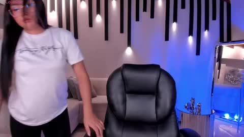 Snapshot of amberlewis_ chatting on September 14, 2025, 11:04 pm Amber  online show from September 14, 2025, 11:04 pm