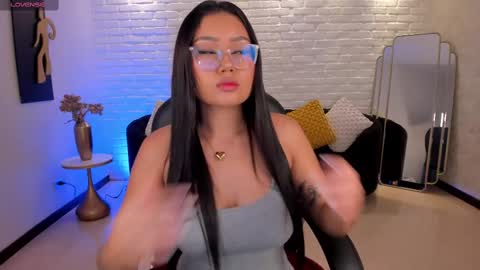 Snapshot of amberlewis_ chatting on October 7, 2025, 2:31 am Amber  online show from October 7, 2025, 2:31 am