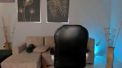 Snapshot of amberlewis_ chatting on October 21, 2025, 2:45 am Amber  online show from October 21, 2025, 2:45 am