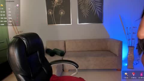 Snapshot of amberlewis_ chatting on October 24, 2025, 3:36 am Amber  online show from October 24, 2025, 3:36 am