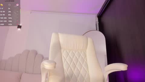 Amber  online show from April 28, 2026, 2:27 am