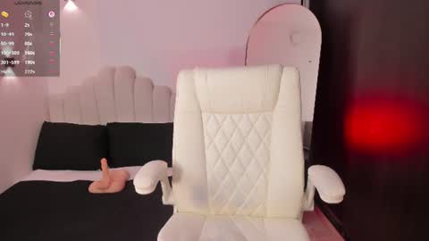 Snapshot of amberlewis_ chatting on June 30, 2026, 10:55 pm Amber online show from June 30, 2026, 10:55 pm
