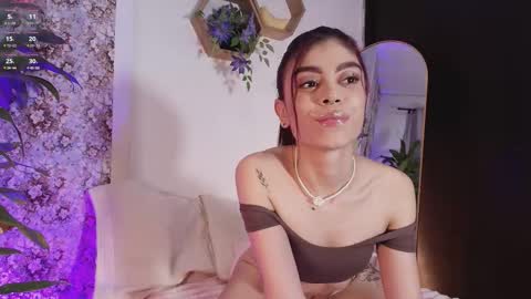 Snapshot of ambermoss_ chatting on March 22, 2026, 5:44 am Amber online show from March 22, 2026, 5:44 am