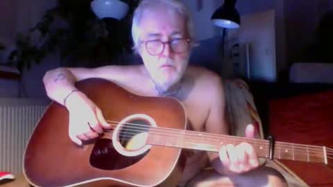 Amberr11 online show from November 17, 2025, 11:32 pm