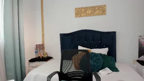 Amber  online show from June 18, 2026, 7:07 pm