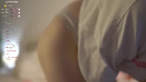 Snapshot of ambershoney chatting on September 19, 2025, 4:47 am Amber online show from September 19, 2025, 4:47 am