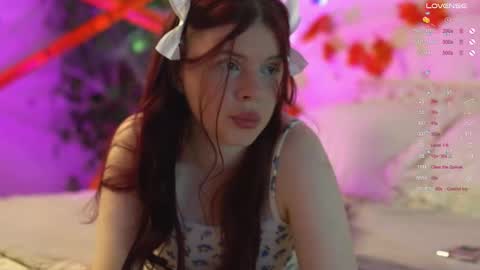 Snapshot of ambershoney chatting on October 24, 2025, 7:32 pm Amber online show from October 24, 2025, 7:32 pm