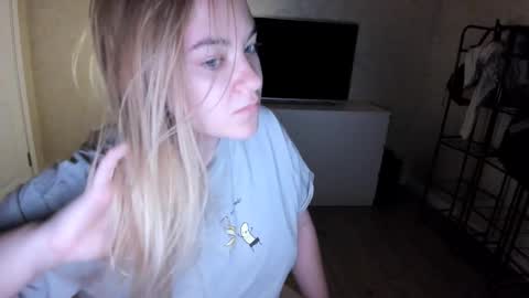 ambrosia__ online show from September 15, 2025, 1:16 am