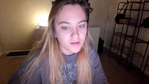 ambrosia__ online show from September 29, 2025, 1:05 pm