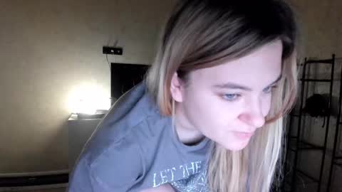 ambrosia__ online show from September 30, 2025, 10:59 pm