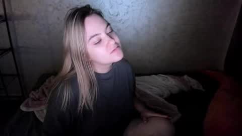 ambrosia__ online show from October 21, 2025, 4:46 am