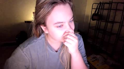 ambrosia__ online show from October 25, 2025, 6:35 pm