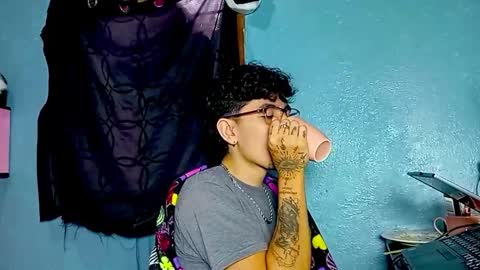 Snapshot of ameli_and_lucas chatting on November 15, 2025, 4:14 pm Amelia Lucas online show from November 15, 2025, 4:14 pm