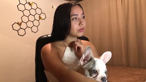 Amelia online show from October 28, 2025, 12:09 pm