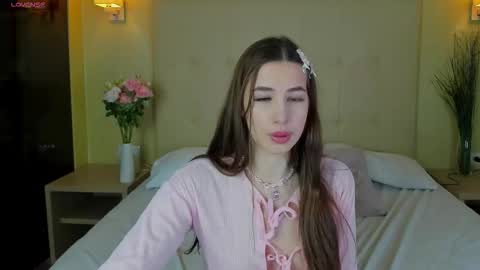 amelia_mee online show from December 3, 2025, 8:56 am