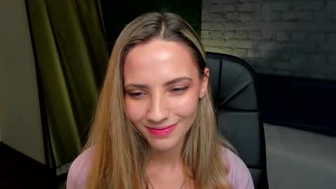 amelia_meili online show from November 27, 2025, 12:51 pm