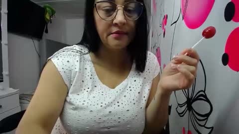 Amelia online show from December 19, 2025, 5:53 pm