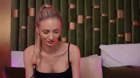 Snapshot of ameliaangell chatting on December 4, 2024, 9:51 am Amelia online show from December 4, 2024, 9:51 am