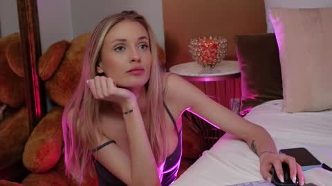 Snapshot of ameliaangell chatting on January 25, 2025, 1:41 pm Amelia online show from January 25, 2025, 1:41 pm