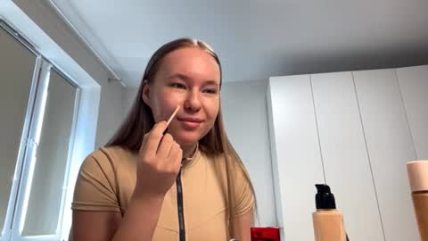 I am Amelie ntmu Lets hit 10 Thumbs Up together online show from June 21, 2026, 11:57 am