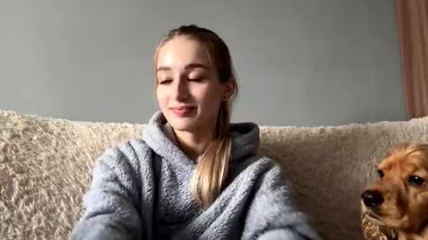 Catherine online show from September 22, 2025, 7:32 am