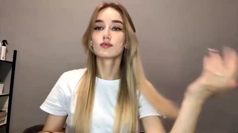 Catherine online show from September 30, 2025, 11:59 am