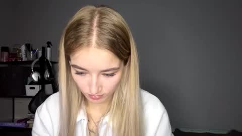 Catherine online show from October 8, 2025, 12:14 pm