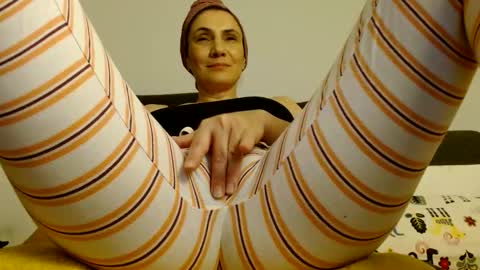 Snapshot of ameliaisme chatting on October 5, 2025, 11:02 pm AME or Amelia online show from October 5, 2025, 11:02 pm