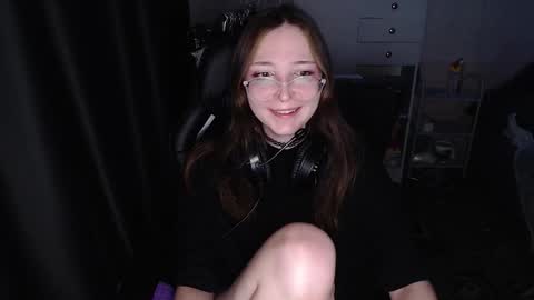 Amelia online show from December 20, 2025, 4:47 pm