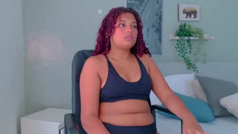 Snapshot of amelialaurent_ chatting on July 21, 2026, 6:43 pm amelialaurent_ online show from July 21, 2026, 6:43 pm