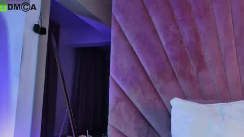 Amelia online show from November 16, 2025, 7:08 pm