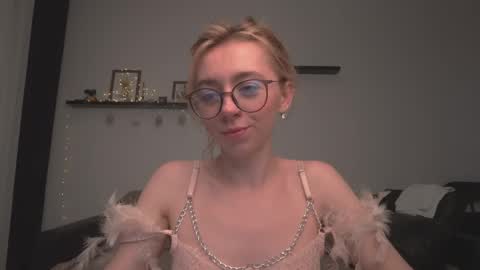 Amelia   online show from March 9, 2025, 6:21 pm