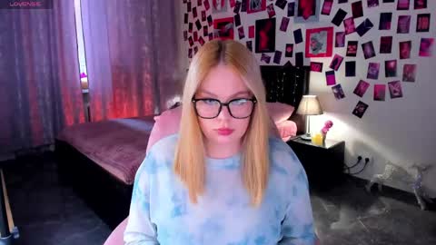 Amelia online show from April 16, 2026, 11:11 am