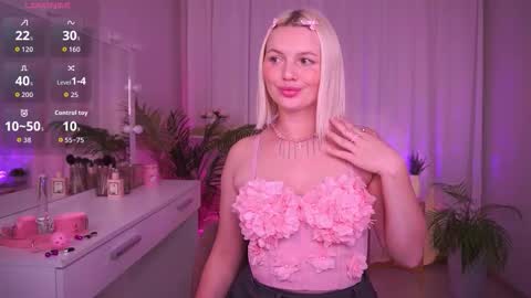 Snapshot of ameliawells chatting on October 9, 2025, 6:22 am Amelia online show from October 9, 2025, 6:22 am